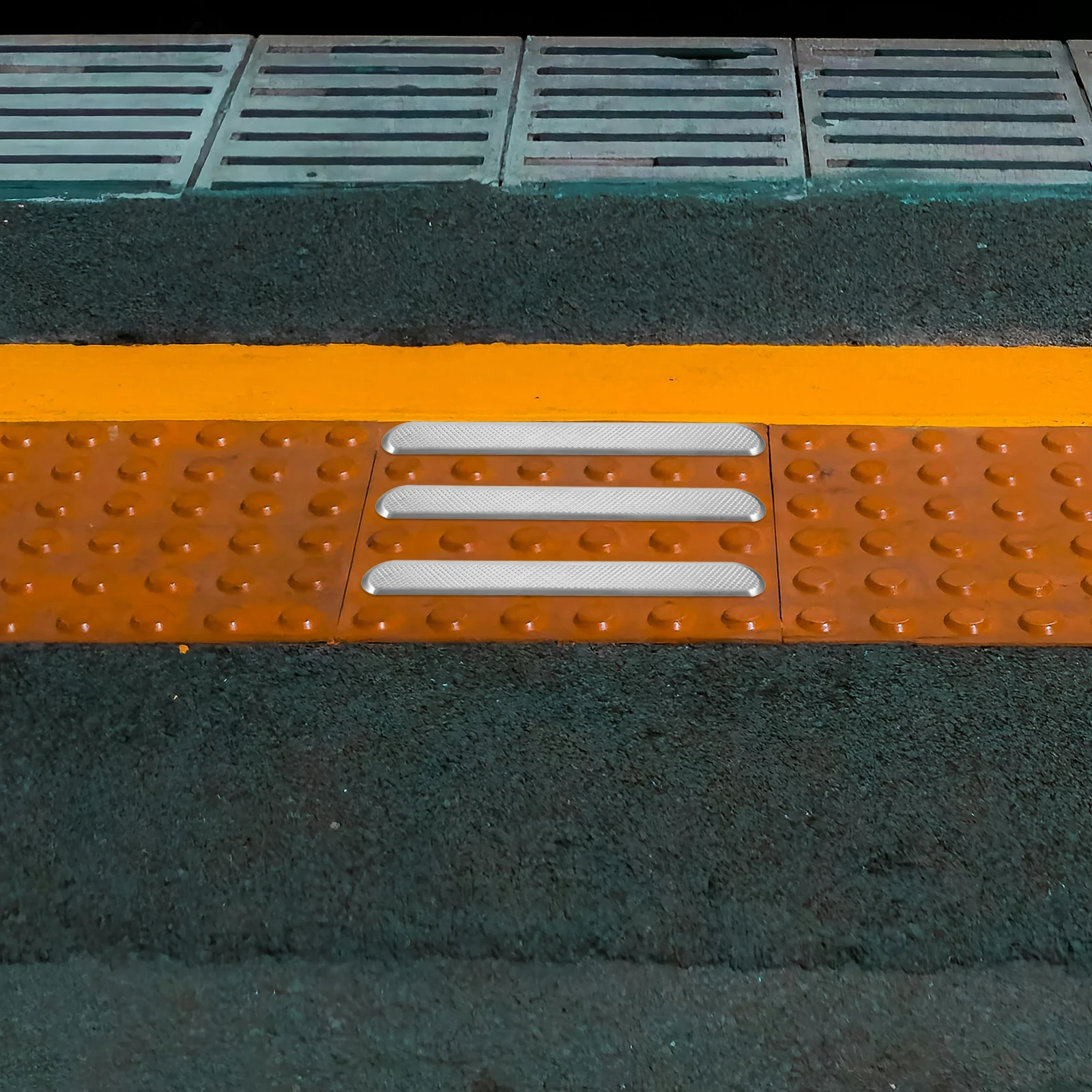 

4Pcs Stainless Steel Blind Paving Strips Tactile Warning Tiles for Sidewalk Guidance Airports Subways Pedestrian Safety