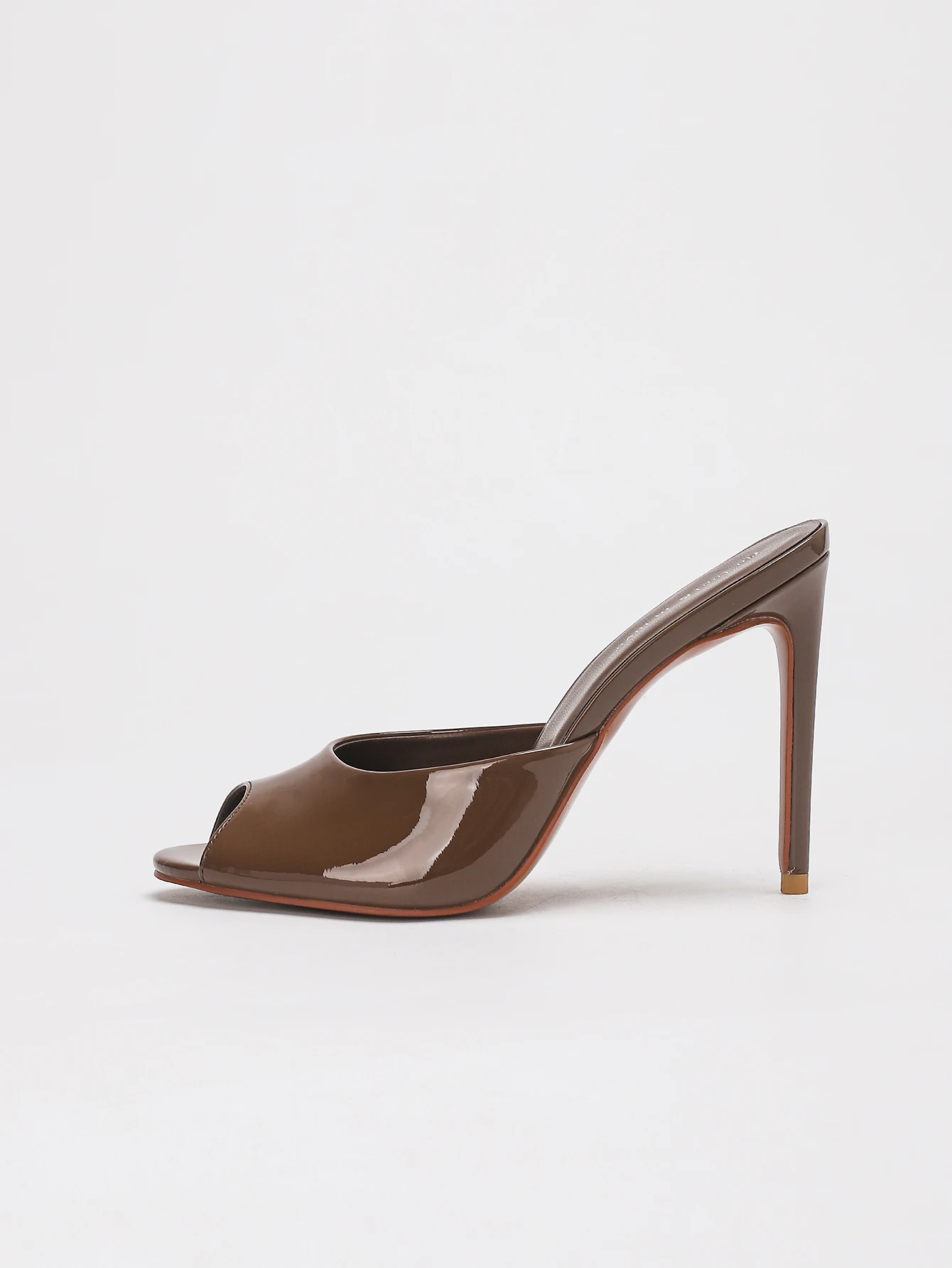 Damen Mules aus braunem Lackleder, Peeptoe-Slipper mit Stiletto-Absatz, rückenfreie Abendschuhe für Party, Büro, Date – Detail 3