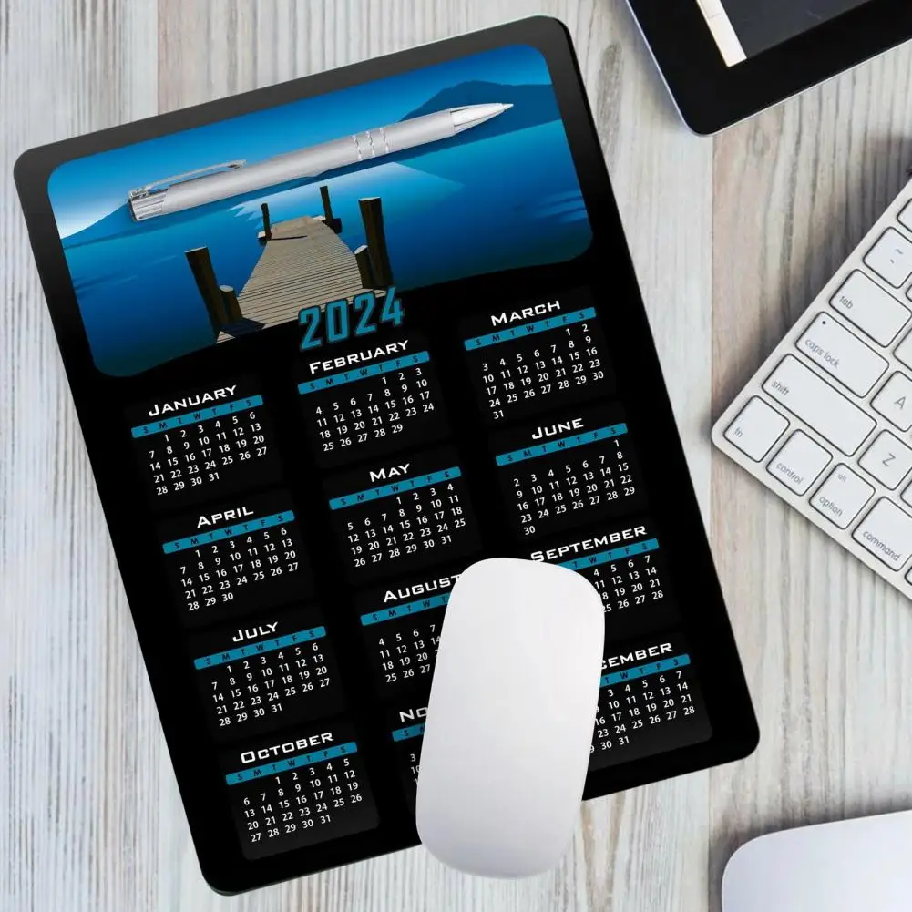 Alfombrilla de ratón con calendario anual, alfombrilla de ratón duradera con respaldo de goma antideslizante, superficie lisa para juegos, oficina y portátil, 2024