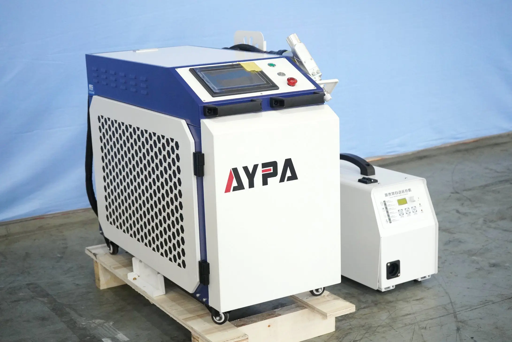 

0.5-8mm 3 in 1 Portable Fiber Laser Welding Machine for Metal Pipe Tube Plate Panel