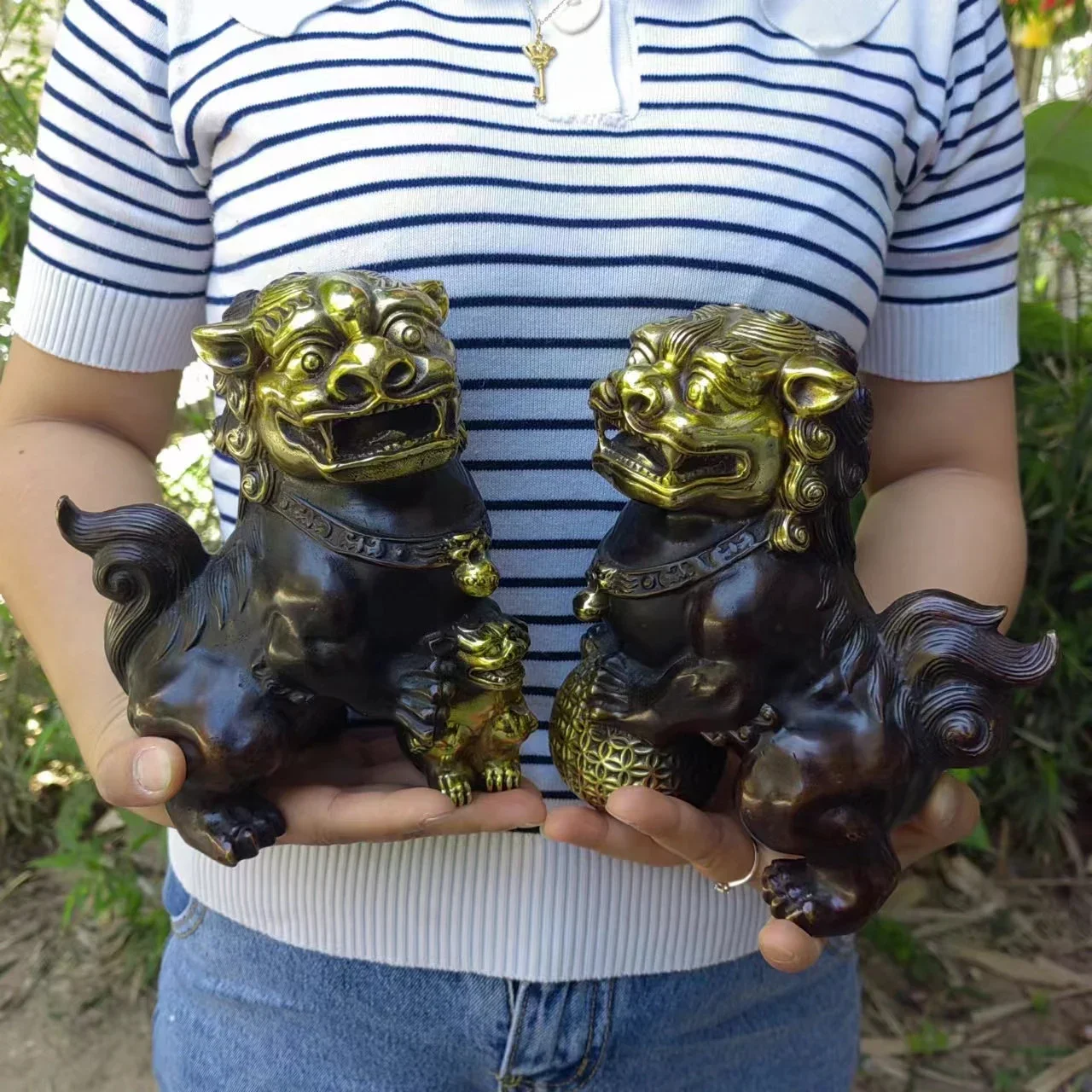 A pair of Copper Statue fu dog lion Nanimal Lucky Brass Home Desk Ornament Decor Miniature Feng shui Tea Wealth Amitabha Goddess