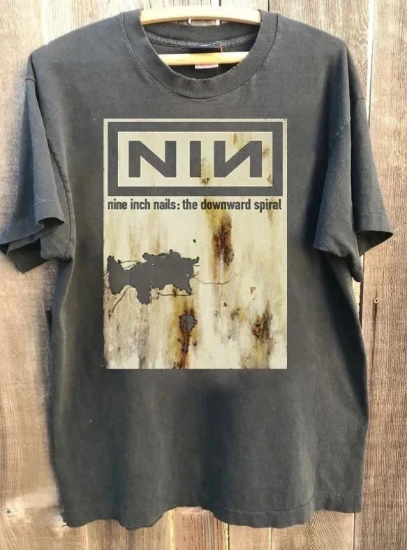 Camiseta remasterizada de la banda Nine Inch Nails, modelo "Spiral Down", para entusiastas, regalo para fans, camiseta estampada, moda urbana, para uso diario