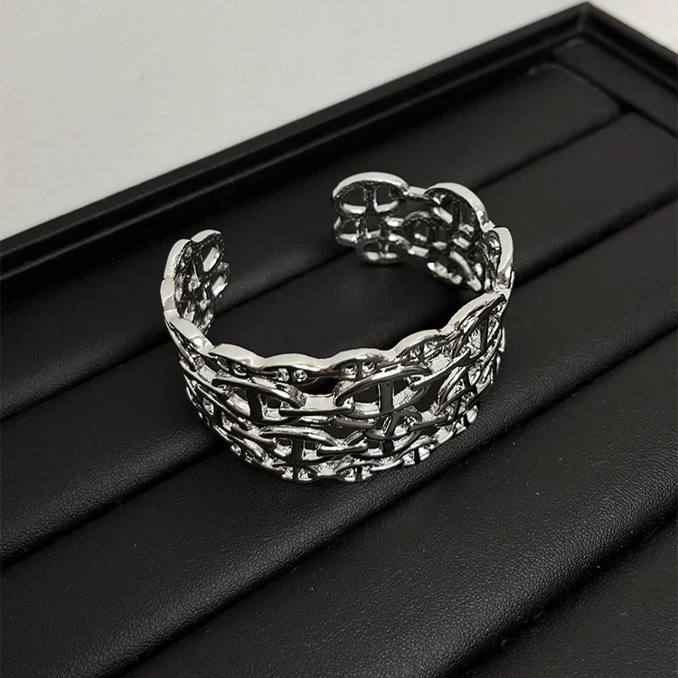 NISHIZAWA Hollow Letter Open Bracelet Simple Fashion Temperament Bracelet European Jewelry