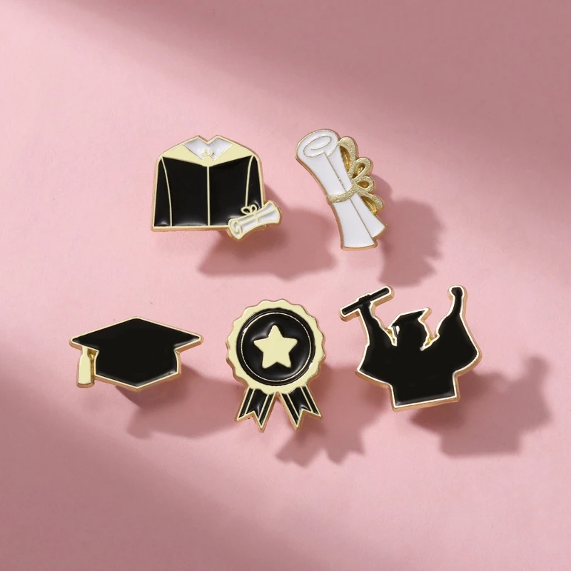 Graduation Season Graduation Cap Shape Brooch Alloy Oil Drop Enamel Pin Badge Accessory For DIY Clothes Bags Hat Scarf T-shirt - zdjęcie 1