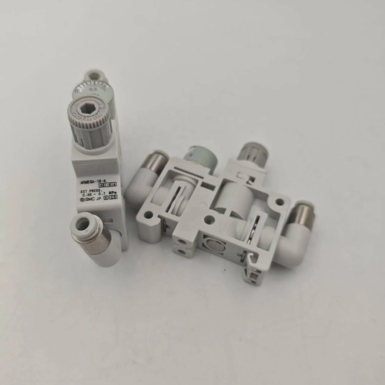 Original SMC Small Pneumatic Pressure Reducing Valve ARM5SA-06-A ARM5SA-08-A ARM5SA-20-A ARM5SB-18-A Pressure Reducing Valve
