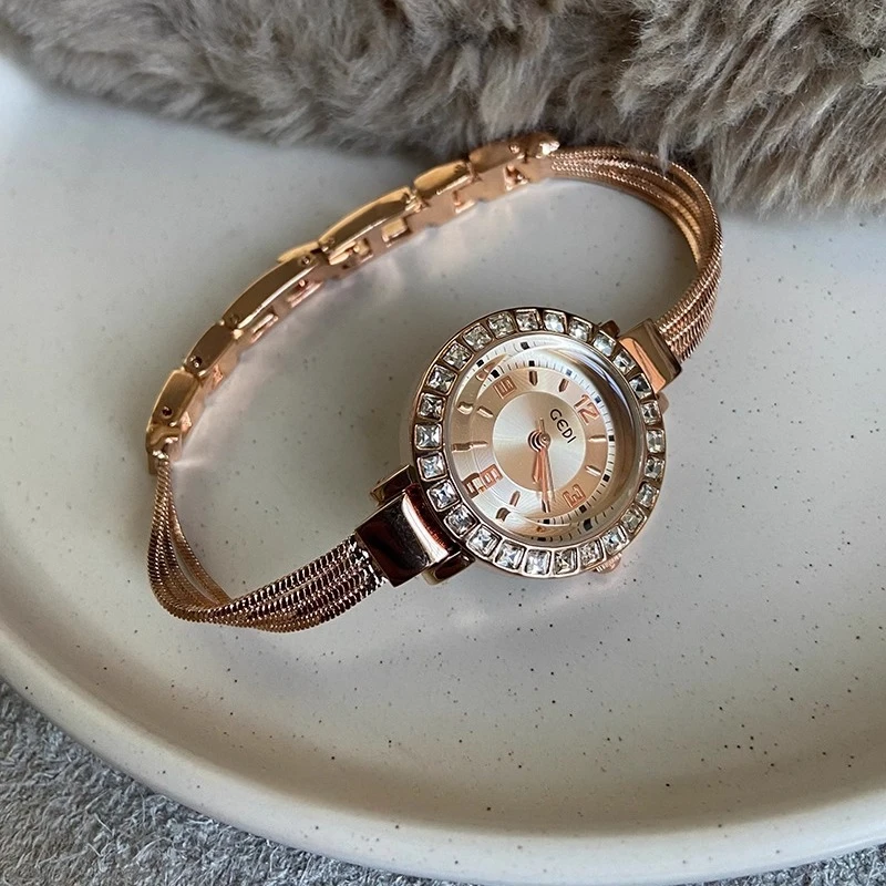 Women's Quartz Watch Diamond Case Roman Numerals Hour Hand Fashion Steel Chain Strap Waterproof Women Watches Luxury
