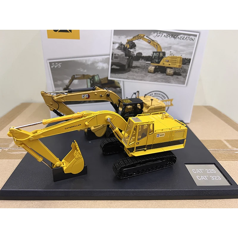 

DM Diecast Alloy 1:50 Scale CAT 225 & 323 Engineering Excavator Set Cars Model Adult Toys Classics Souvenir Gifts Static Display