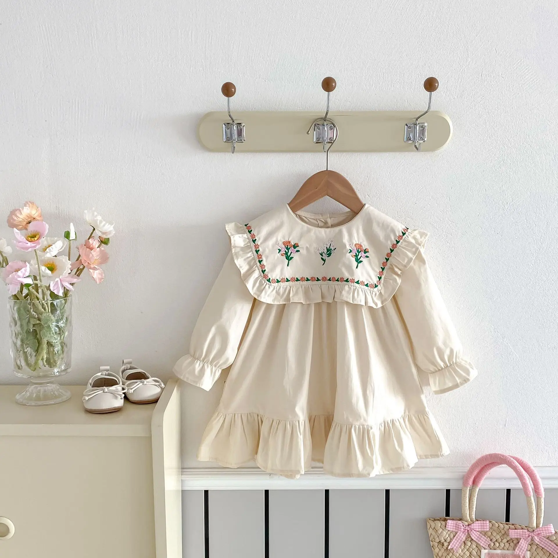 

2025 Spring New Children Long Sleeve Dress Cotton Baby Girls Large Lapel Flower Embroidery Princess Dress Kids Casual Dress