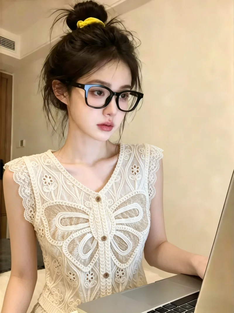 Lace Splicing Hook Flower Hollow Knitted Vest Women's Summer New High-End Sleeveless Top Breathable Polyester Fiber V-Neck ...
