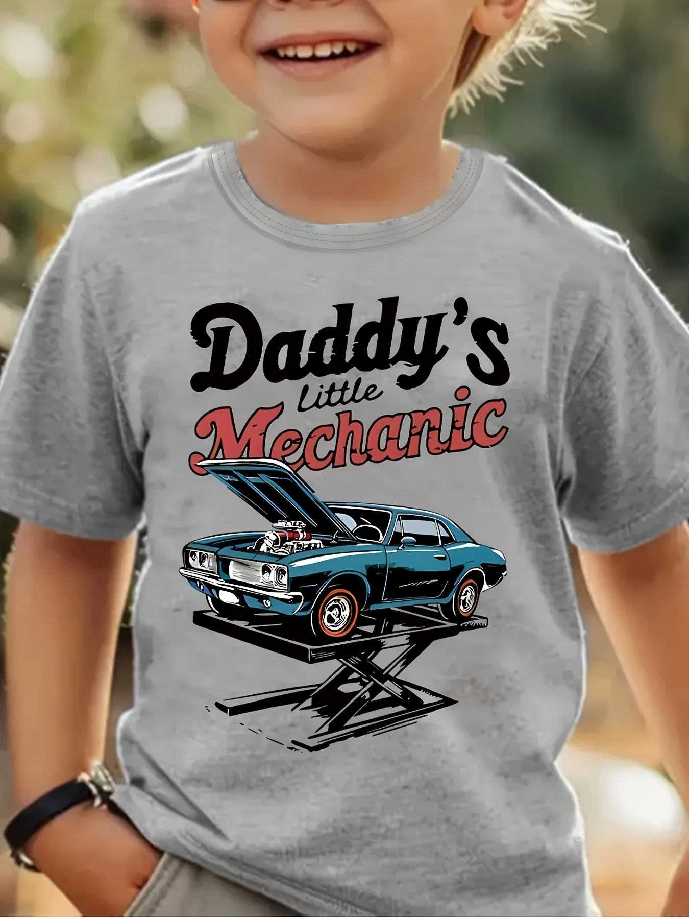 

Boys Casual Short Sleeve T-Shirt with "DADDY'S LITTLE MECHANIC" Graphic Print Crew Neck Cotton Streetwear Children's Clothing