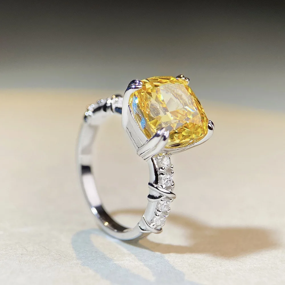 Cross-shaped  ring set with PT950 platinum and topaz ice flower cut gemstones