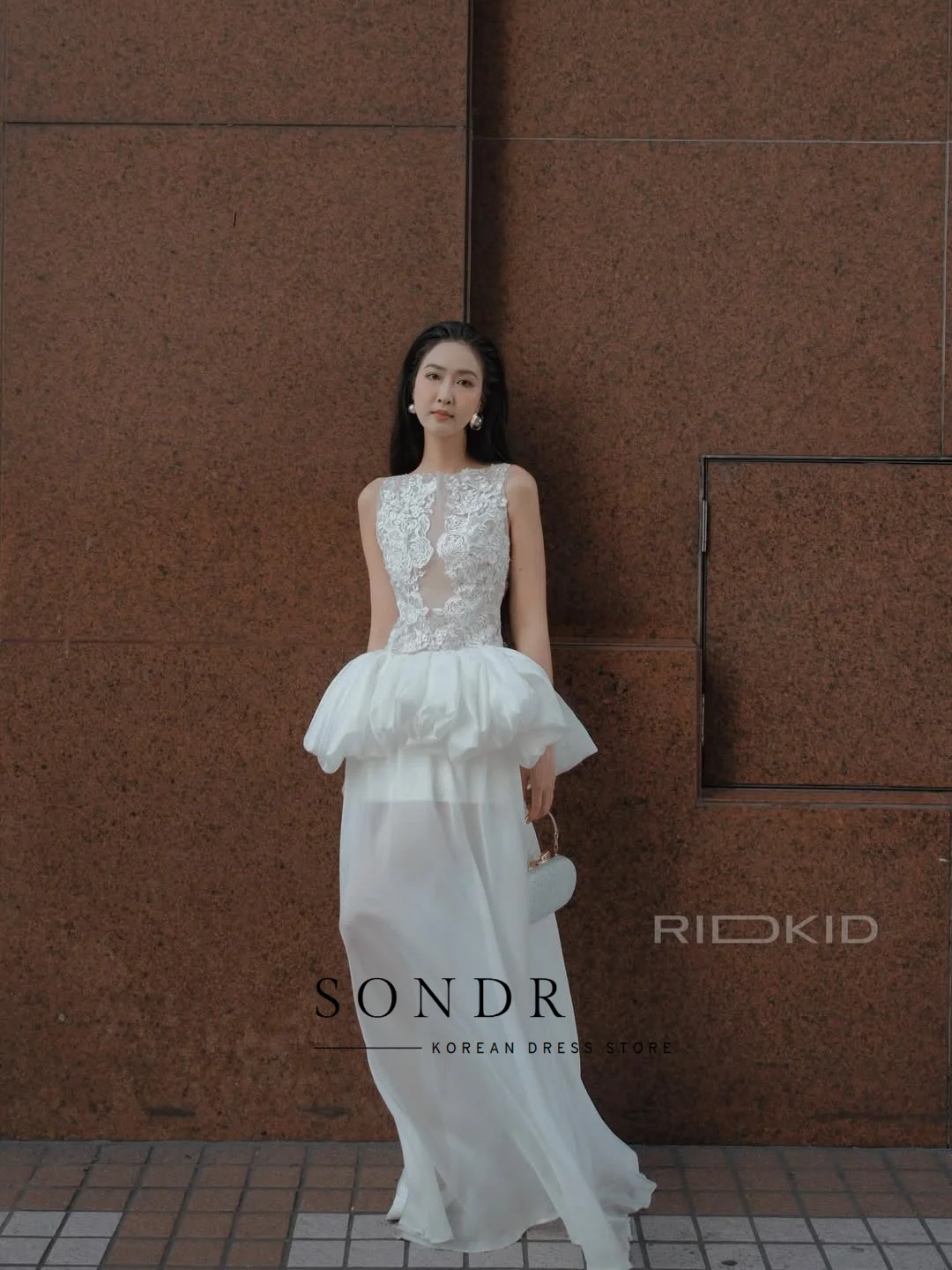 Sondr Customized Japanese Luxury Wedding Party Dresses Lace Appliques Sleeveless Ruffled Korean Wedding Snap Dress Organza 2026
