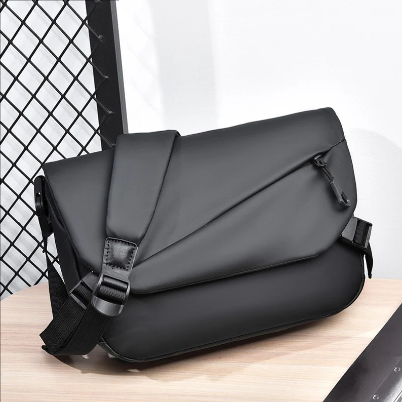 Trendy and Minimalist Men's Outdoor Tactical Waterproof Men's Bag Single Shoulder Bag Large Capacity Wear-Resistant Sports Cross