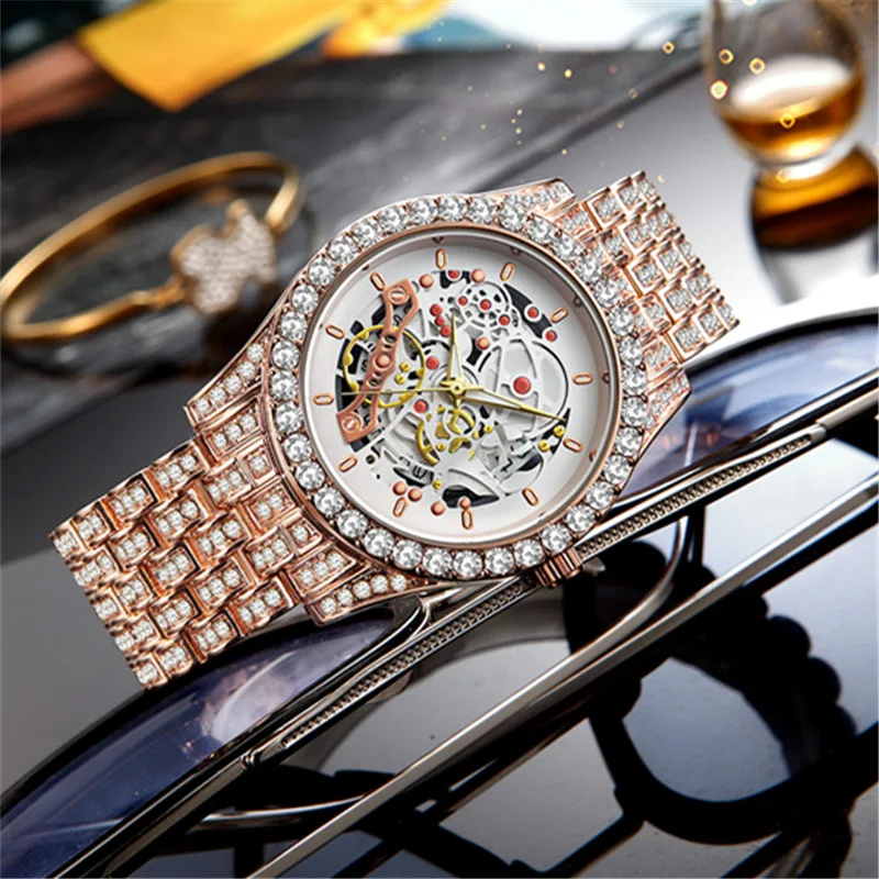 Men Big Brand Skeleton Watches Fashion Alloy Band Luxury Diamond Golden Date Quartz Vintage Watch Montres de Marque de Luxe 2024