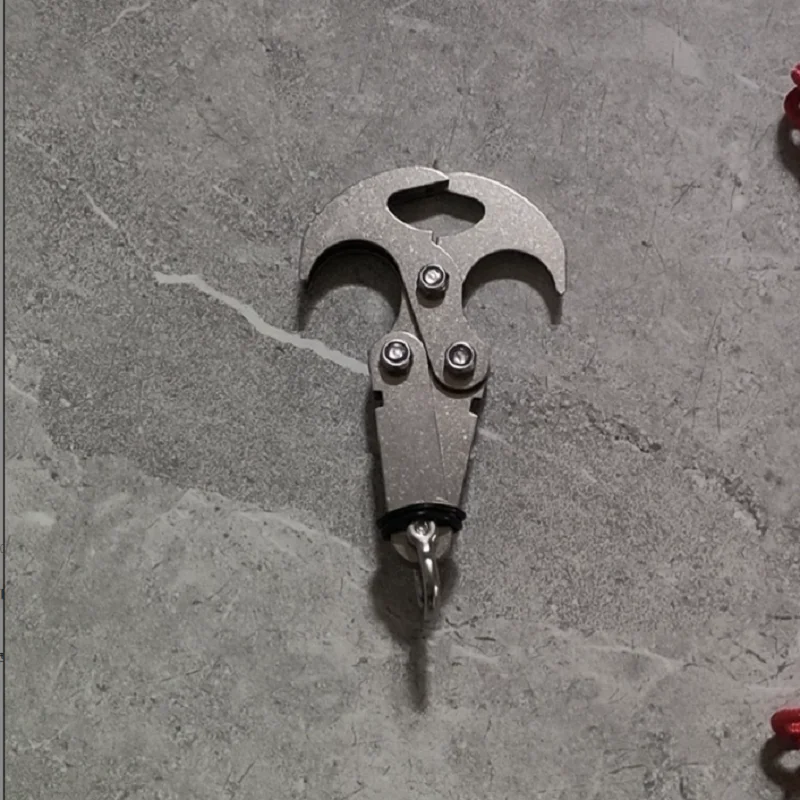 Stainless Steel Gravity Claw Keychains Multifunctional Mini Emergency Accessory for Outdoor Car Use Birthday Gift