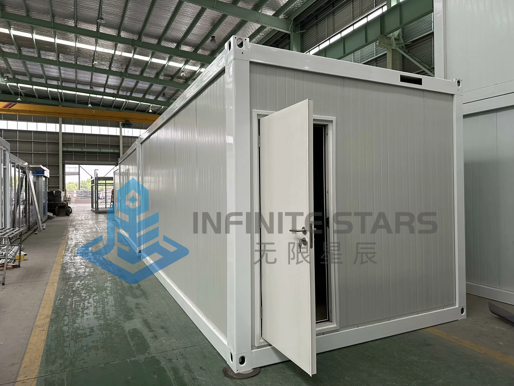 Camping accommodation, barracks, office buildings, prefabricated convenient and movable steel structure packaged box houses