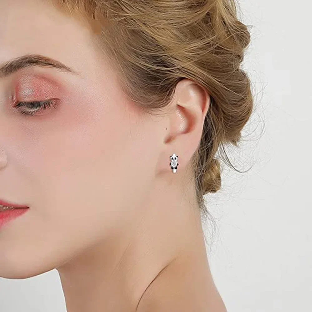 لطيف جديد الباندا الأذن مشبك للنساء موضة Tiktok لطيف طبطب الأحمر الباندا الصيف مزاجه صافي الأحمر جديد عصري أقراط