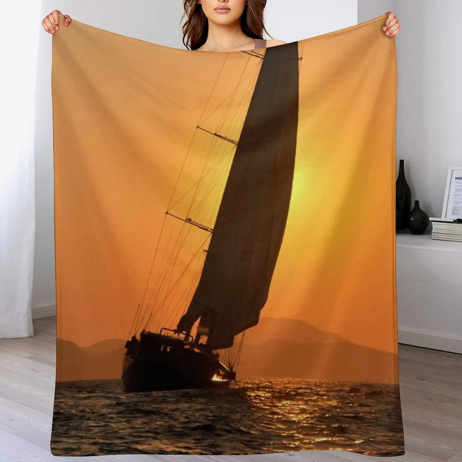 

sunset sail Throw Blanket Soft Bedroom Blanket for Night Sleeping