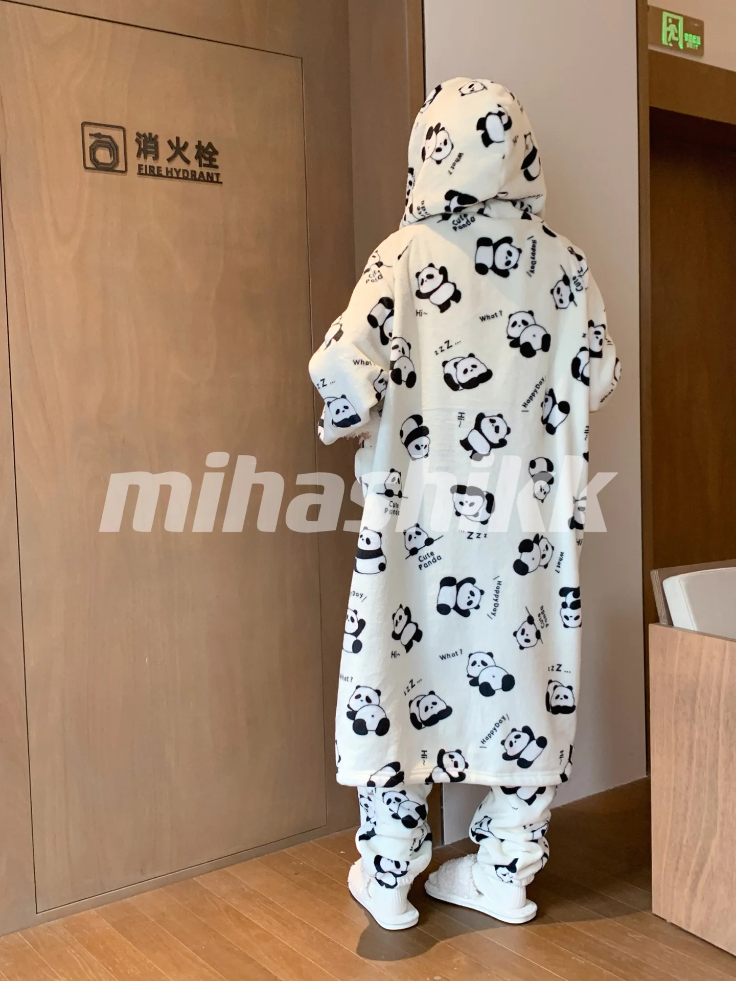 Fall Winter 2024 Women\'s Robe Pants Pajamas Cute Panda Print Fleece Thick Night-robe Nightgown Hooded Pockets Long Robes 40917