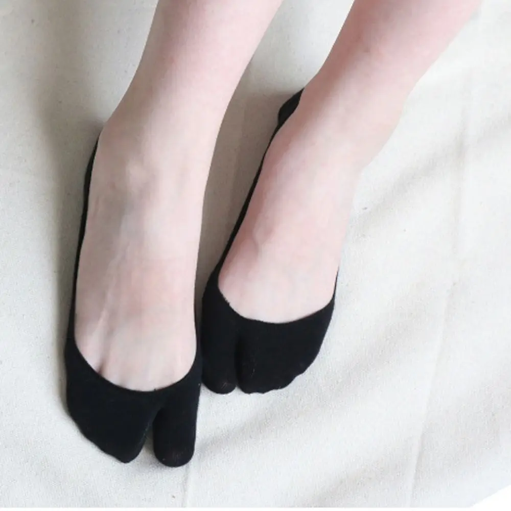 

Short Simple Invisible Boat Socks Breathable Comfortable Sock Slippers Cotton Two-toed sock Women Socks