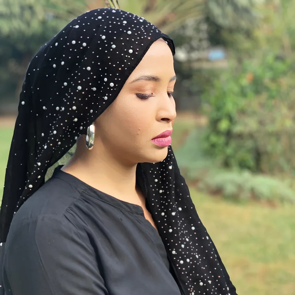 

1pc Solid Color Chiffon Scarf With Faux Decor Thin Breathable Hijab Elegant Style Windproof Sunscreen Shawl