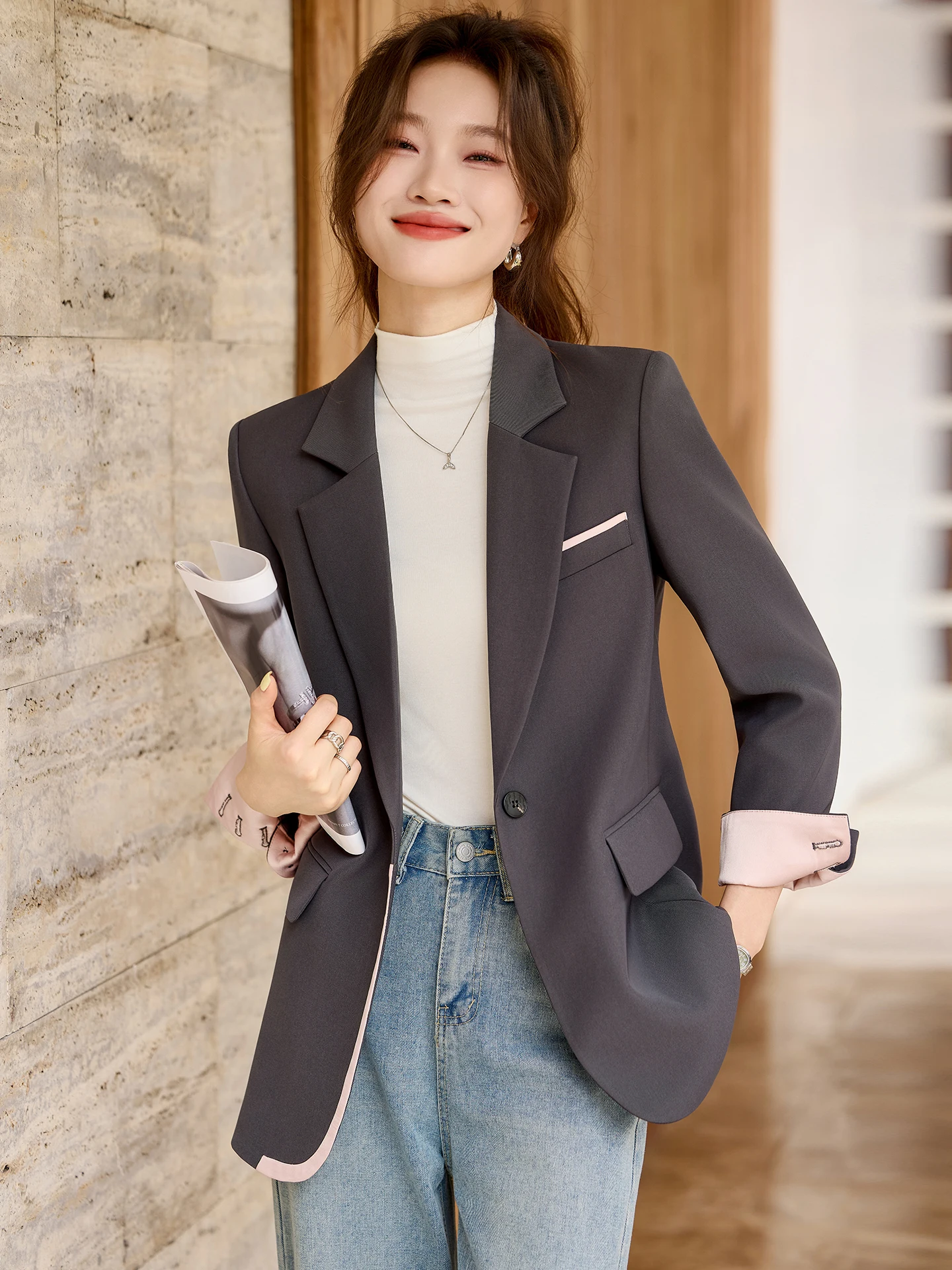 

Серый женский пиджак в западном стиле для повседневной носки, модный, высококачественный, весенне-осенний, с пуговицами и карманами