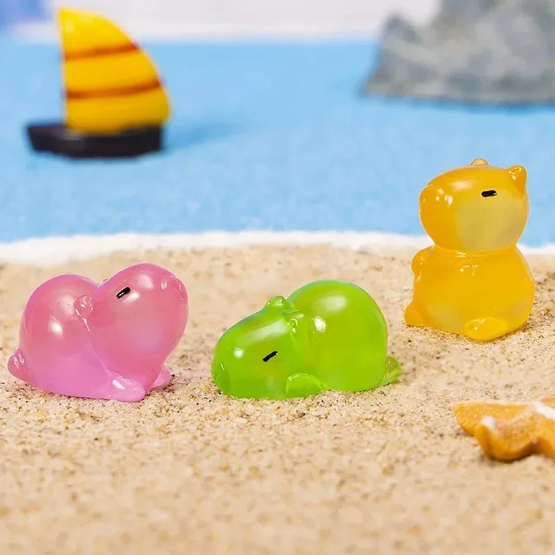 10Pcs Kawaii Luminous Resin Capybara Mini Figurines Glowing Animal Ornaments Fairy Garden Moss Microlandscape Craft Accessories