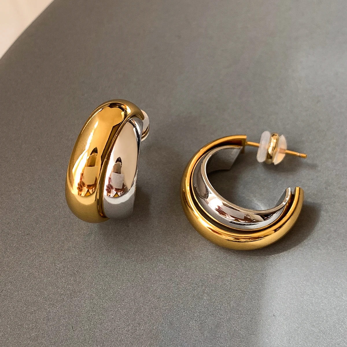 

Unique simple temperament European and American personality gold and silver C-shaped earrings for women