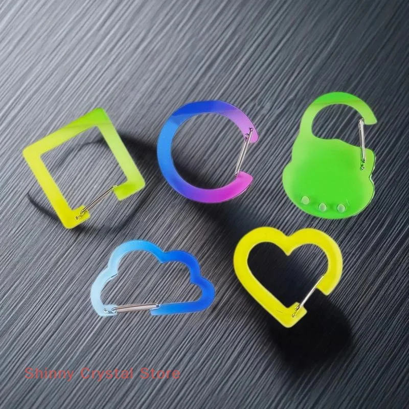 الاكريليك سلسلة مفاتيح من الكرتون سحابة شكل قلب تسلق زر حلقة تسلق حقيبة المفاتيح