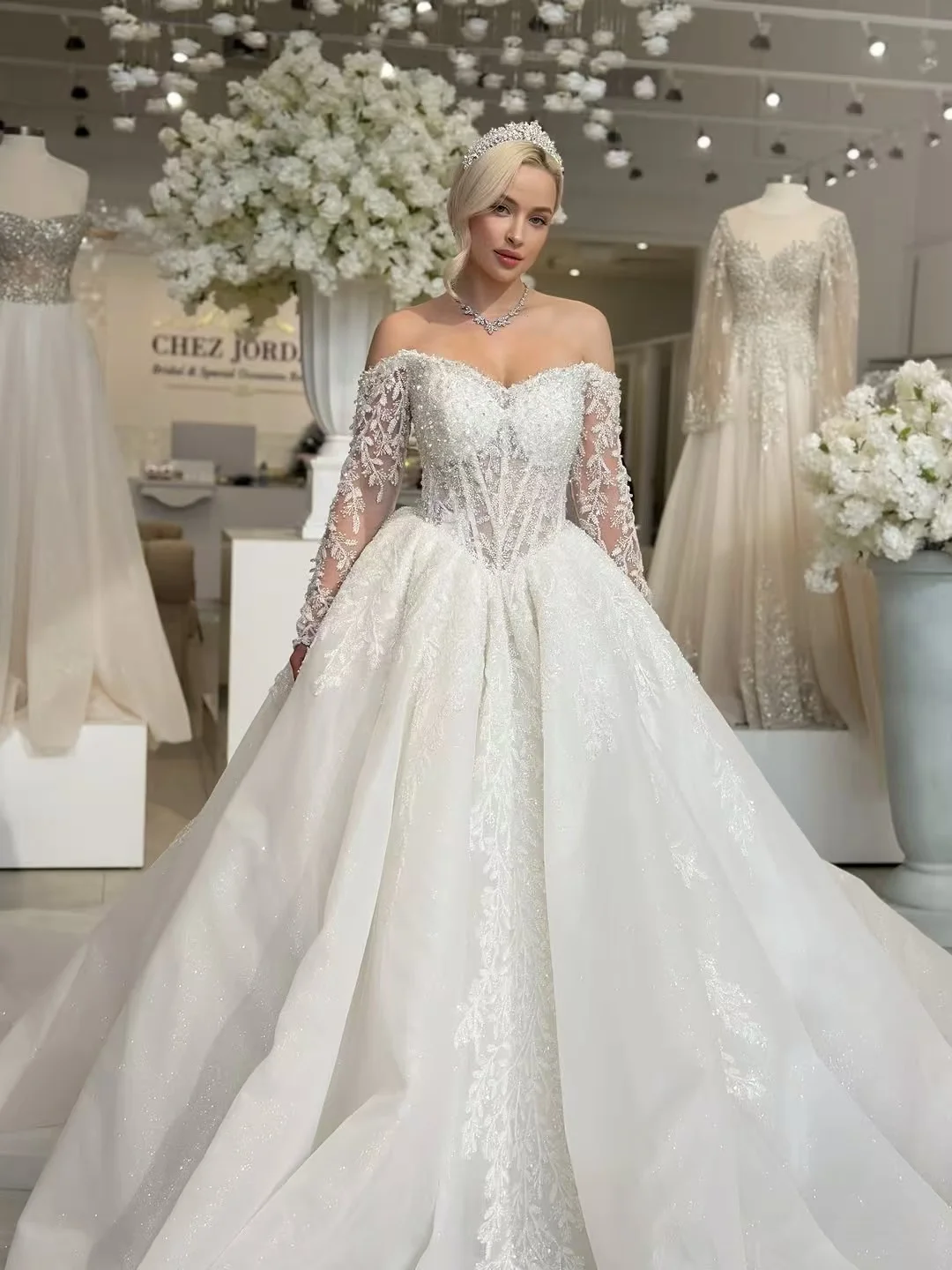

Luxurious A Line Women's Off The Shoulder Wedding Dresses Vestido De Novia Lace Appliques Bride Gowns Customized Robe De Mariée