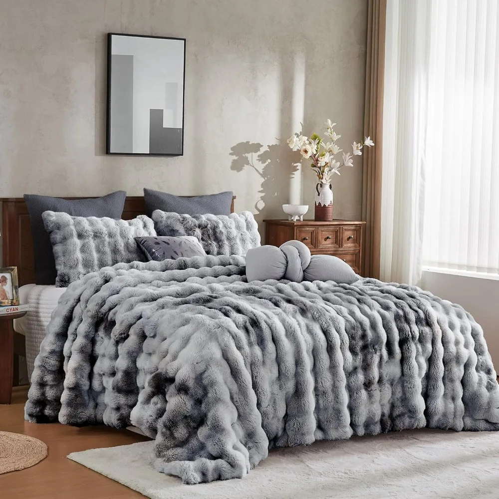 Faux Fur Comforter Set, 3 Pieces Grey Geometric Pattern Quilt Super Soft Winter Warm Teddy Fur Comforter Sets with Pillow Shams