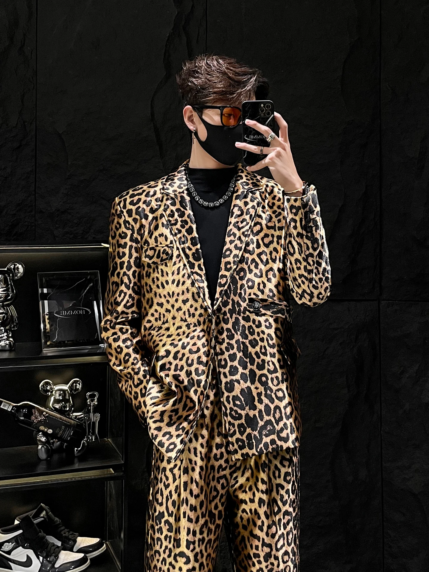 

Мужской костюм в американском ретро-стиле с леопардовым принтом, без зеркала, в уличном стиле, весна-осень, свободный крой, длинный рукав, повседневный, без подкладки