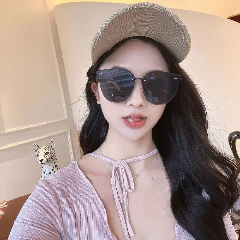 

​​2025 Rimless Crystal Sunglasses Women, Vintage UV400 Light Luxury Retro Fashion Driving & Outdoor ​​