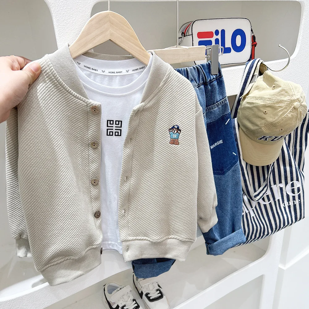 

весна и осень новых детских пальто от Zhongda Tongbao - это модный вязаный кардиган Katon.