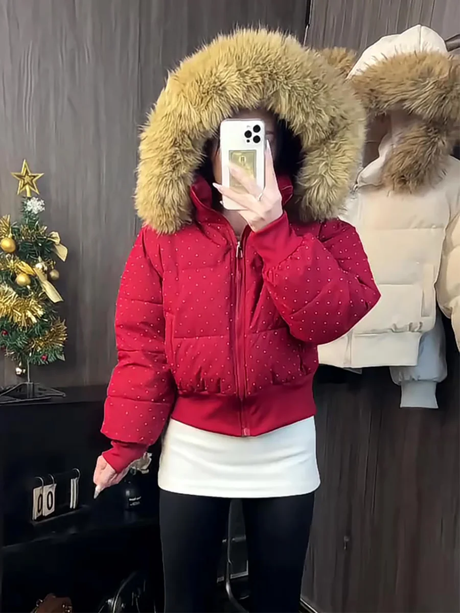 Casaco de Inverno Feminino Coreano com Gola de Pele Vermelha, Quente, Elegante e Ajustado, com Capuz Destacável