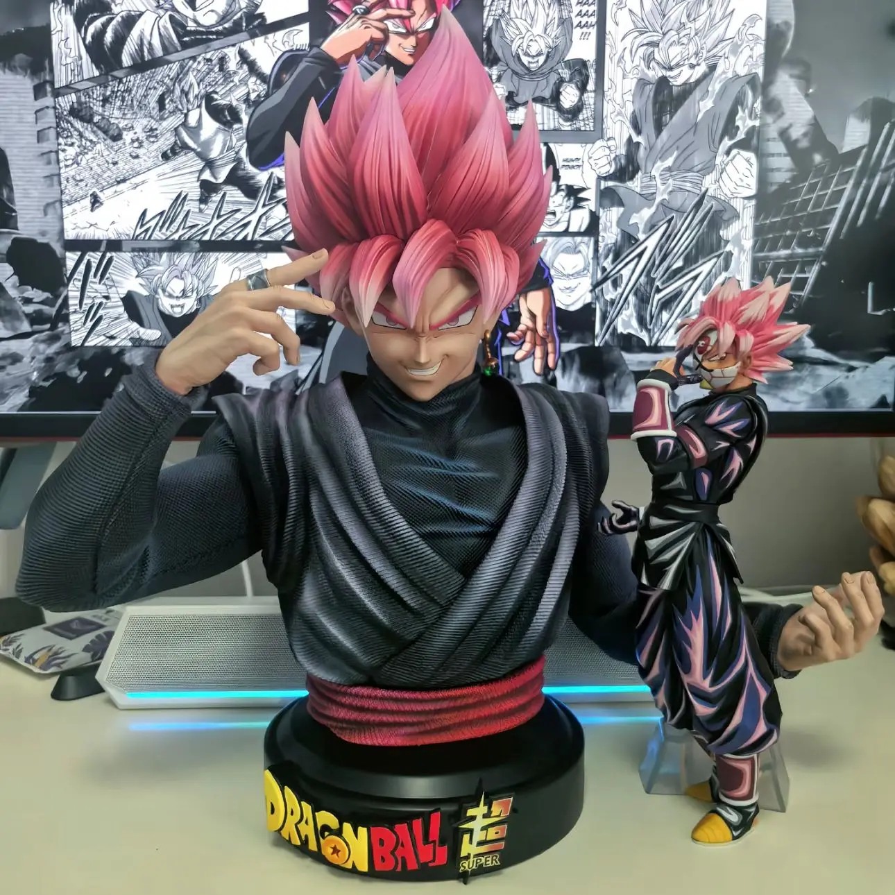 Nuovo 1/2 Dragon Ball Anime Figura Super Saiyan ROSA Perimetro Modello In Resina Avanzata Statua Decorazione Ornamenti Regali di Capodanno Giocattolo