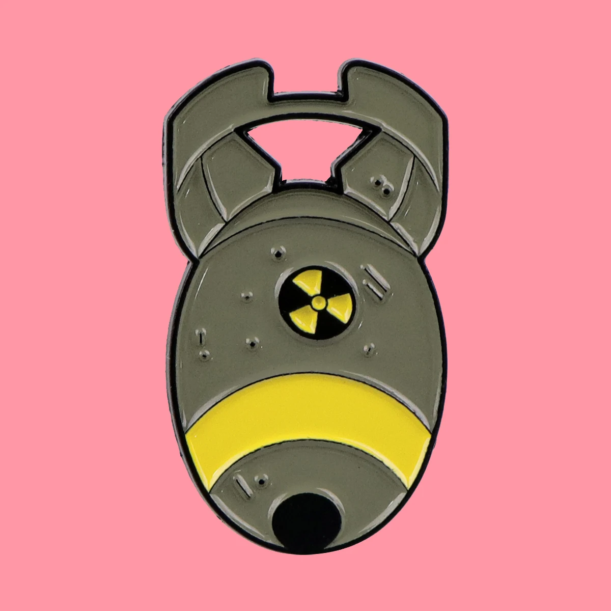 Lustige Cartoon-Bombe Emaille Pins Coole Anime Brosche Anstecknadel Abzeichen auf Rucksack Kleidung Accessoires Modeschmuck Freunde Geschenke