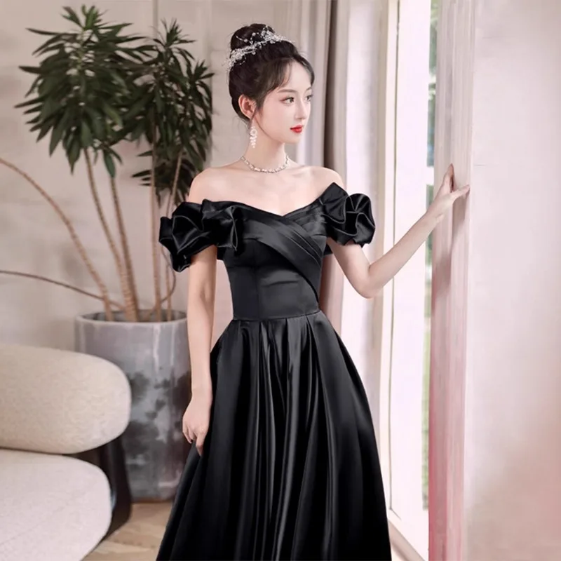 Abito da sera elegante e alla moda, abito da ospite di fascia alta, nuovo outfit da esibizione per pianoforte slim fit primaverile 2026 con spalline