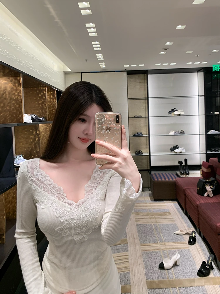 

Комплект из двух предметов: вязаный кружевной свитер и твидовая юбка с высокой талией для женщин на зиму