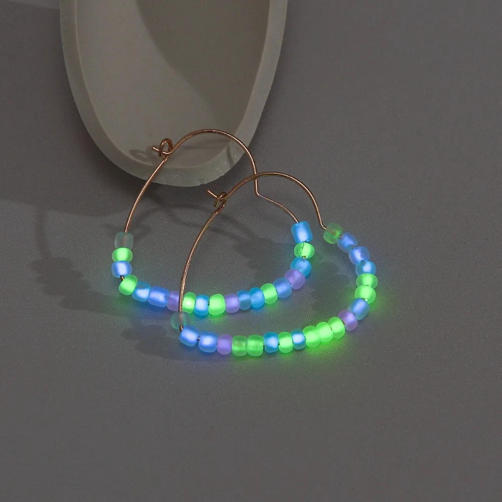 Fashion Personality Random Colorful Luminous Beaded Heart Hoop Earrings for Women Beach Night Bonfire Party Costume Jewelry Gift