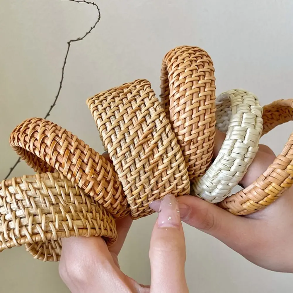 Semplice braccialetto intrecciato in rattan Bracciale vintage a forma di nido d'uccello in stile etnico Gioielli classici a mano Bracciale intrecciato bohémien per le vacanze