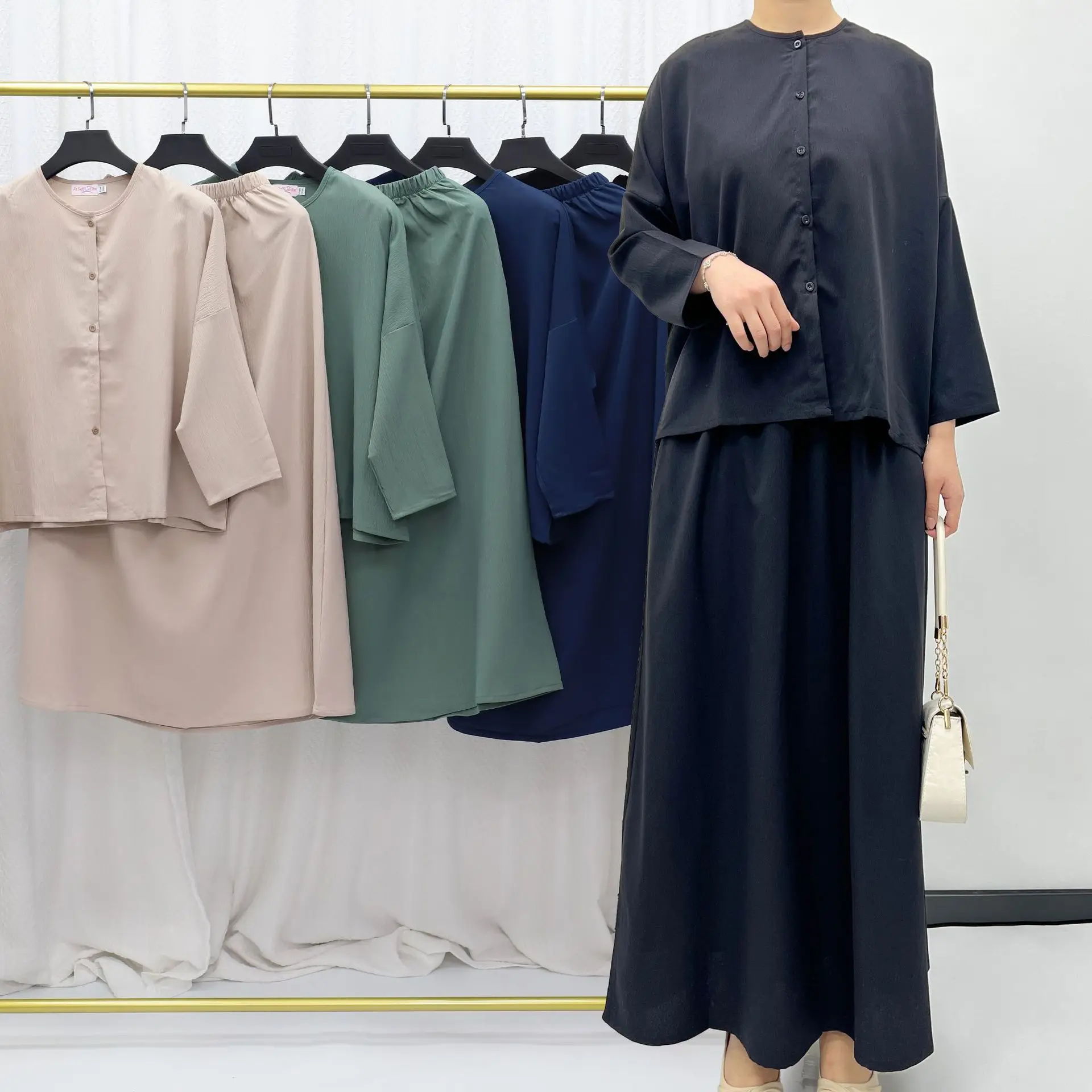 2PCS มุสลิมชุดผู้หญิงปุ่มเสื้อกระโปรงชุด 2 ชิ้นเสื้อผ้าอิสลามตุรกี Kaftan ดูไบ Abaya Femme Musulmane ตระการตา