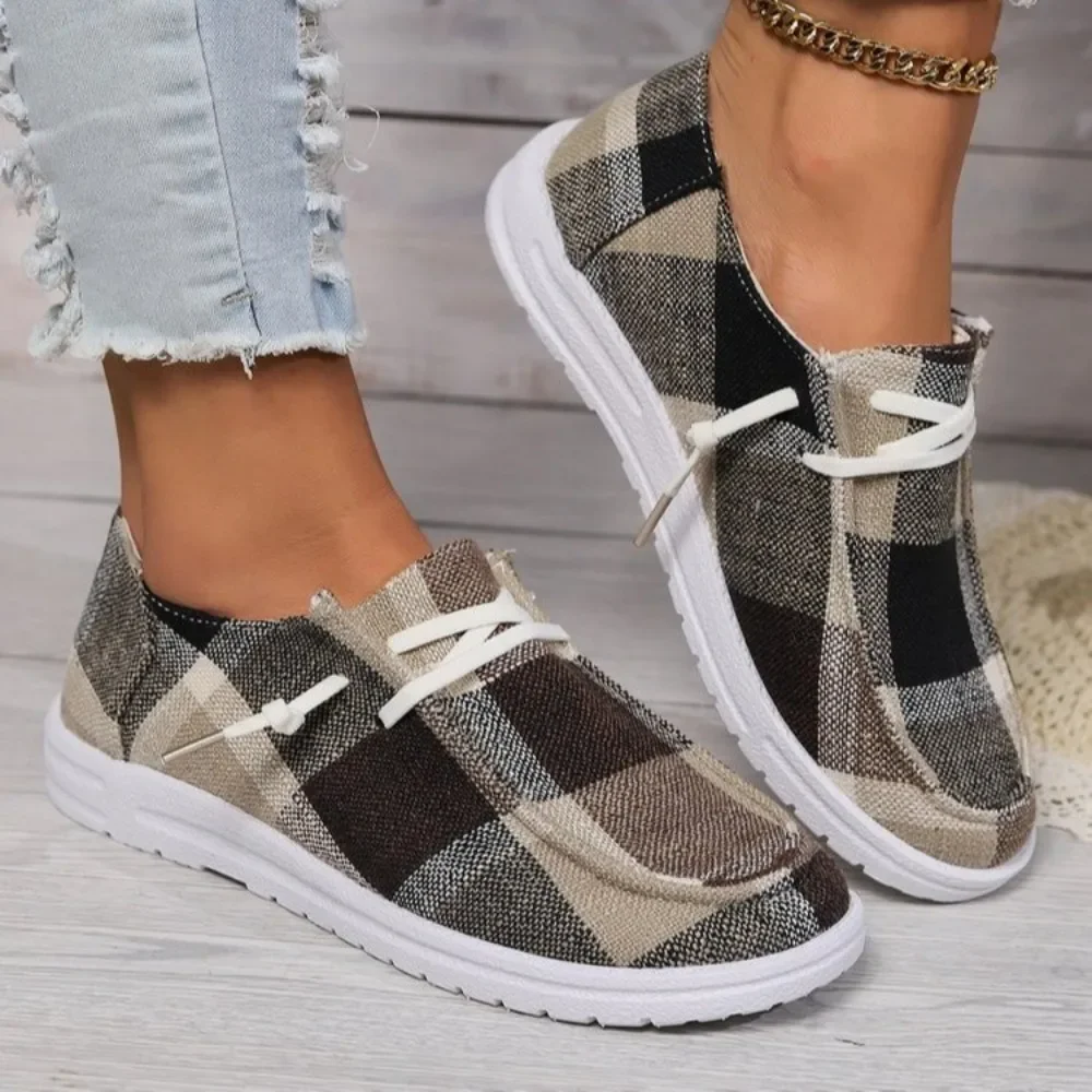 Sapato de lona leve para mulheres, sapatilhas planas deslizantes, mocassins de pano respirável, design de luxo, alpercatas femininas, verão