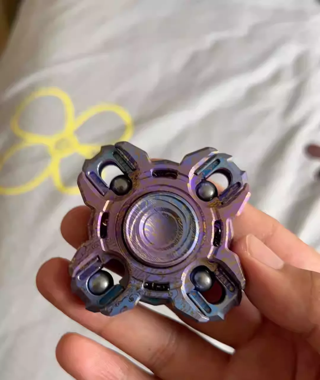 

Oracle Fingertip Gyroscope Made of Titanium Alloy EDC, with Cloud Pattern Anode Color