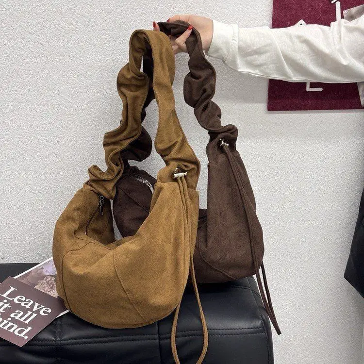 

​​2025 Crinkle Cloud Bag Vintage Velvet Quilted Purse for Women Plush Shoulder Bag, Retro Sling Bag, Boho Fluffy Crossbody Bag​