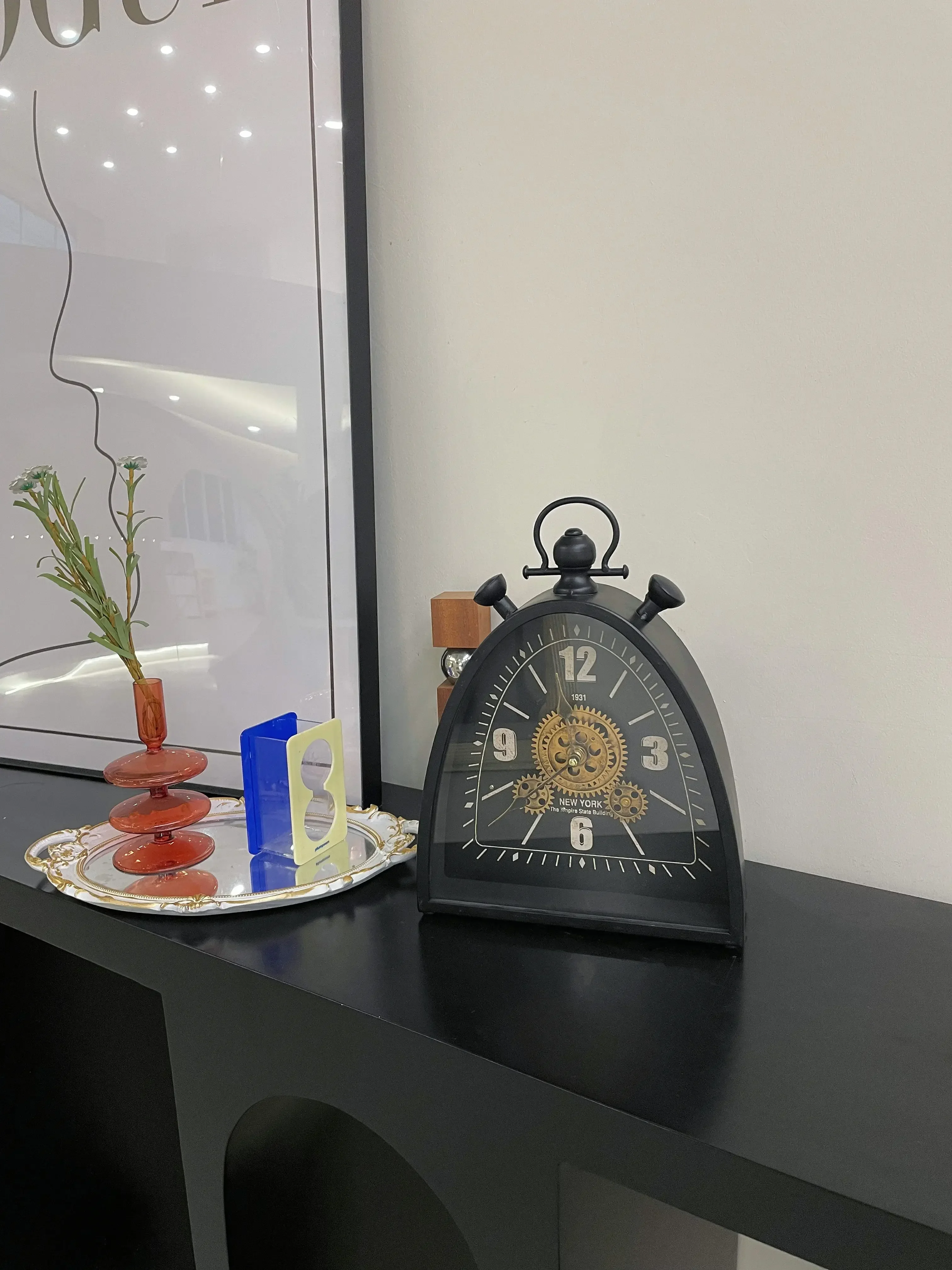 

American retro light luxury living room desktop clock art creative ornament high sense clock home clock decoration