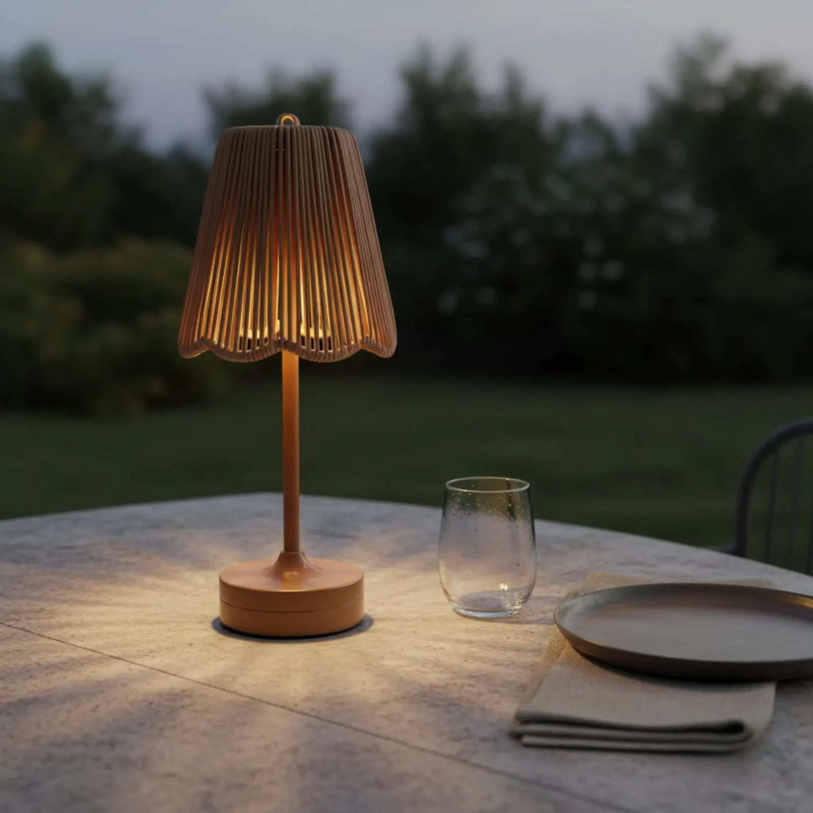 Rattan Table Lamp Handwoven Wireless Table Lamp Lighting Fixture Retro Design Portable for Bar