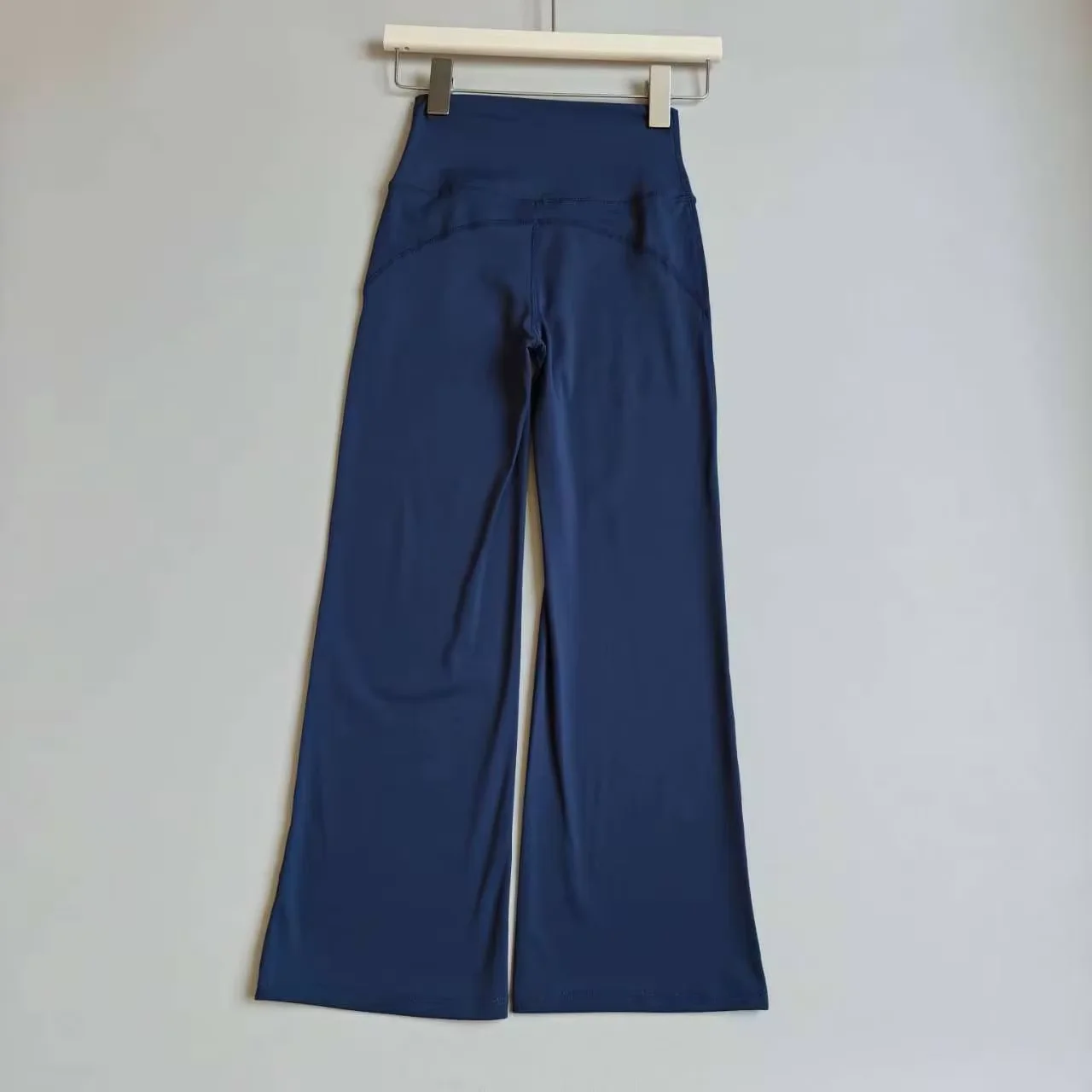 Damen-Capri-Leggings mit hoher Taille und formendem Hüftbereich, Second-Skin-Schnelltrocknende 4-Wege-Stretch-Yoga-Hose für Pilates, Fitnessstudio und Alltag – Detail 13