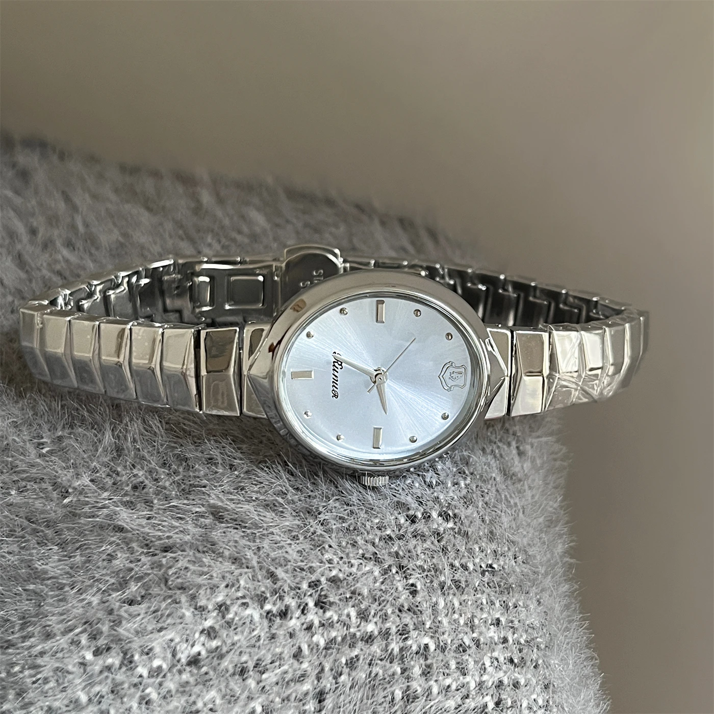 

Elegant Women'S Watch Sky Blue Oval Shape Sophisticated And Refined With A Steel Strap. Trendy And Exquisite Women'S Wristwatch.