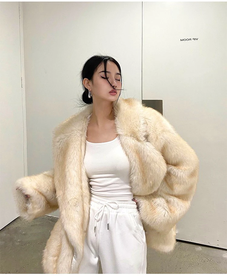 HIGH QUALITY Winter Large Lapel Fur Coat Long sleeve Warm Shaggy Faux Fur Jacket Loose Coat Contrast color Tips